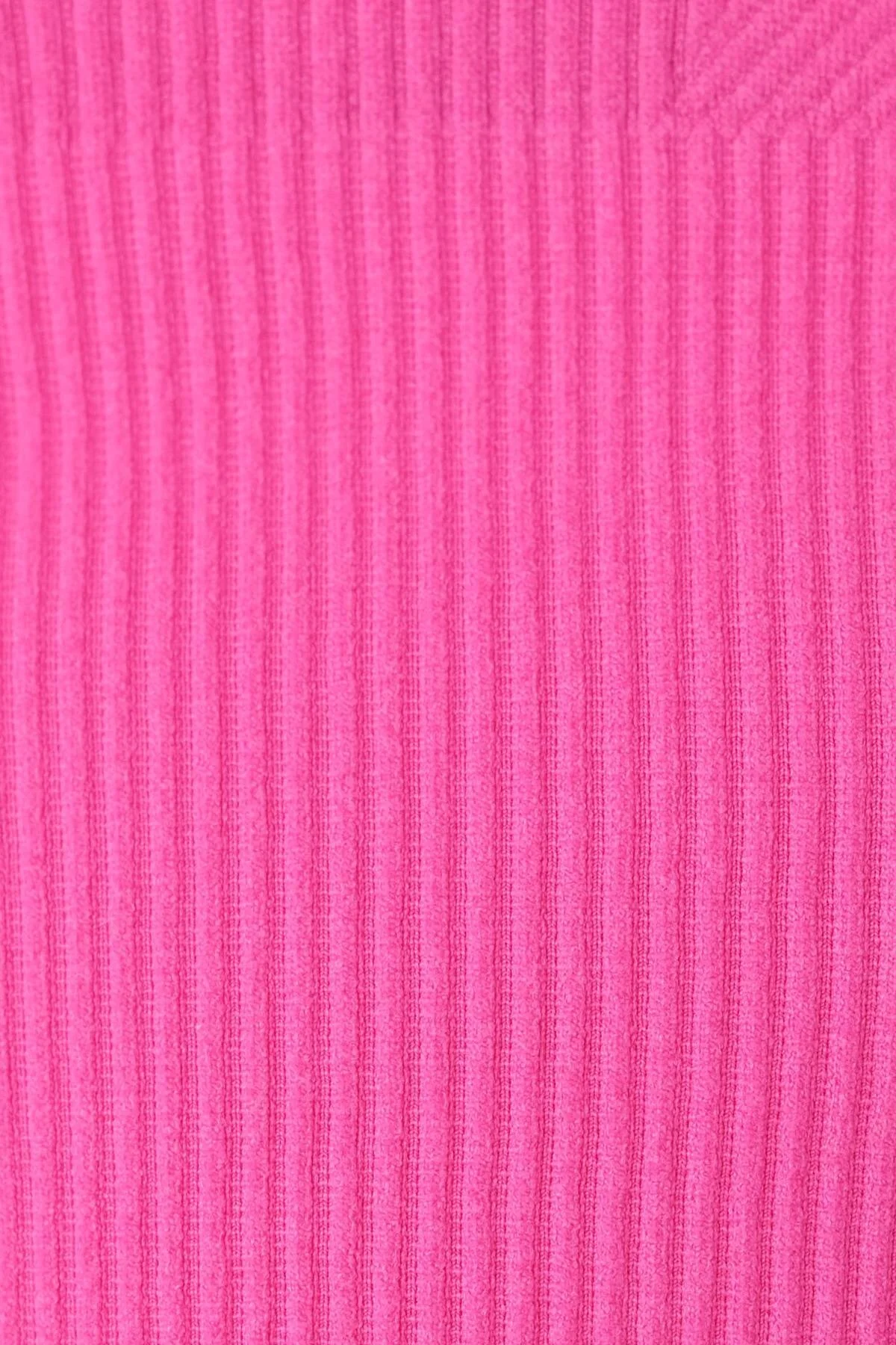V-Neck Seamless Crop Top - Image 39