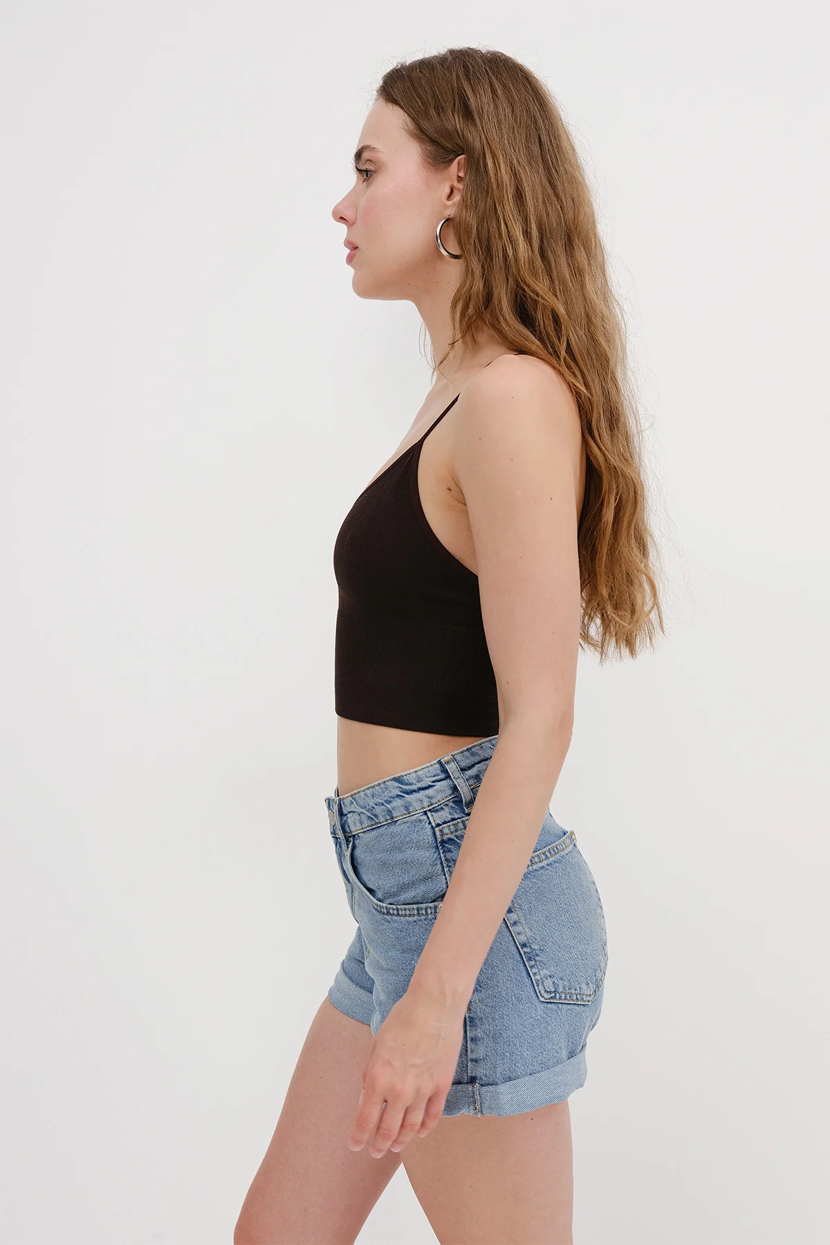 V-Neck Seamless Crop Top - Image 4